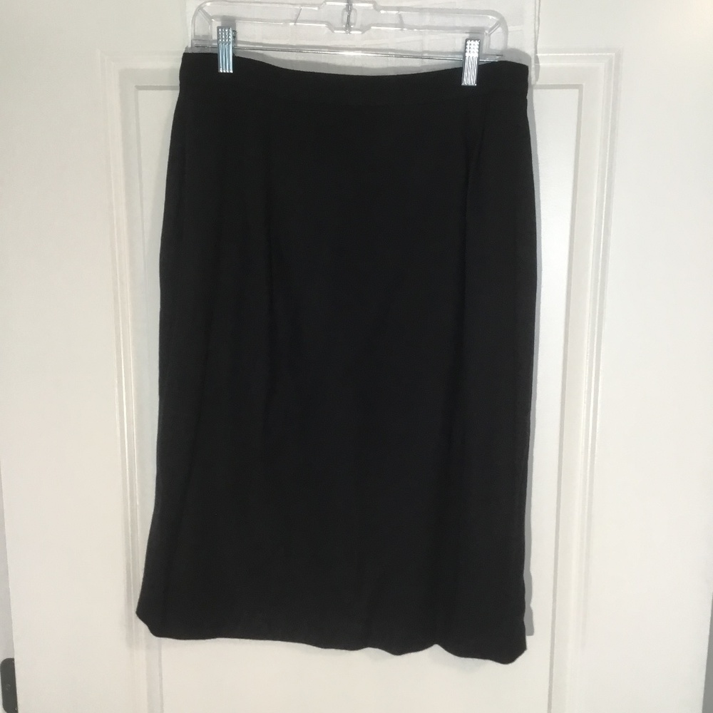 Women’s Lined 100% Wool Skirt Black Size 16A
